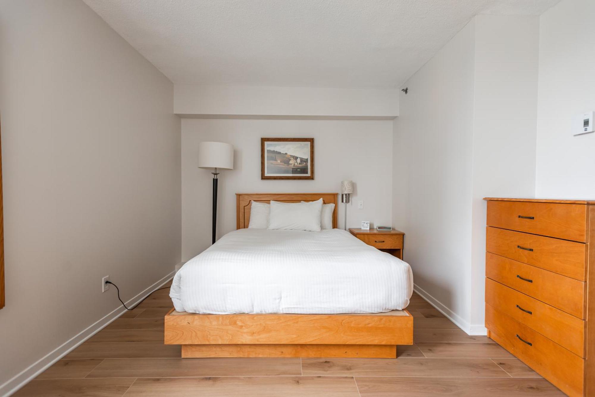 Queen Studio,1546589683:JPEG